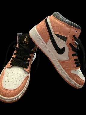 Nike Air Jordan 1 Mid - White & Peach Casual Sneaker